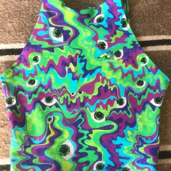 L.O.M. Crop Top - Picture 2 of 3